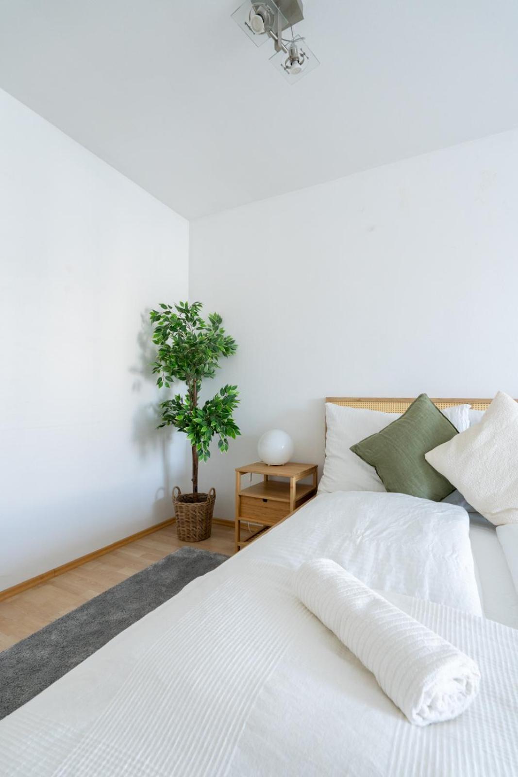 Two Bedrooms - 85 Squaremeters - 4 Min To U6 Dresdner Str Wien Exterior foto